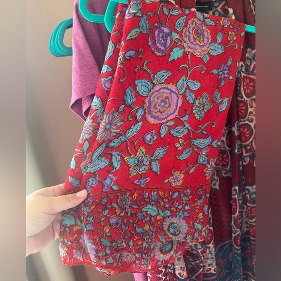 Floral Red Scarf Berkshire - Picture 1 of 3
